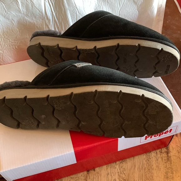 House Shoes - Picture 7 of 9